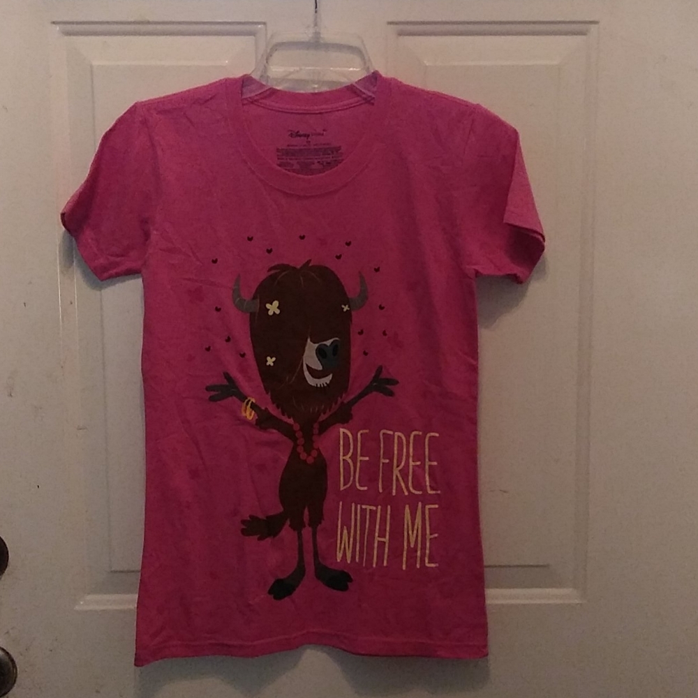 !!!NWOT!!! !!!DISNEY YAX ZOOTOPIA PINK T-SHIRT!!!